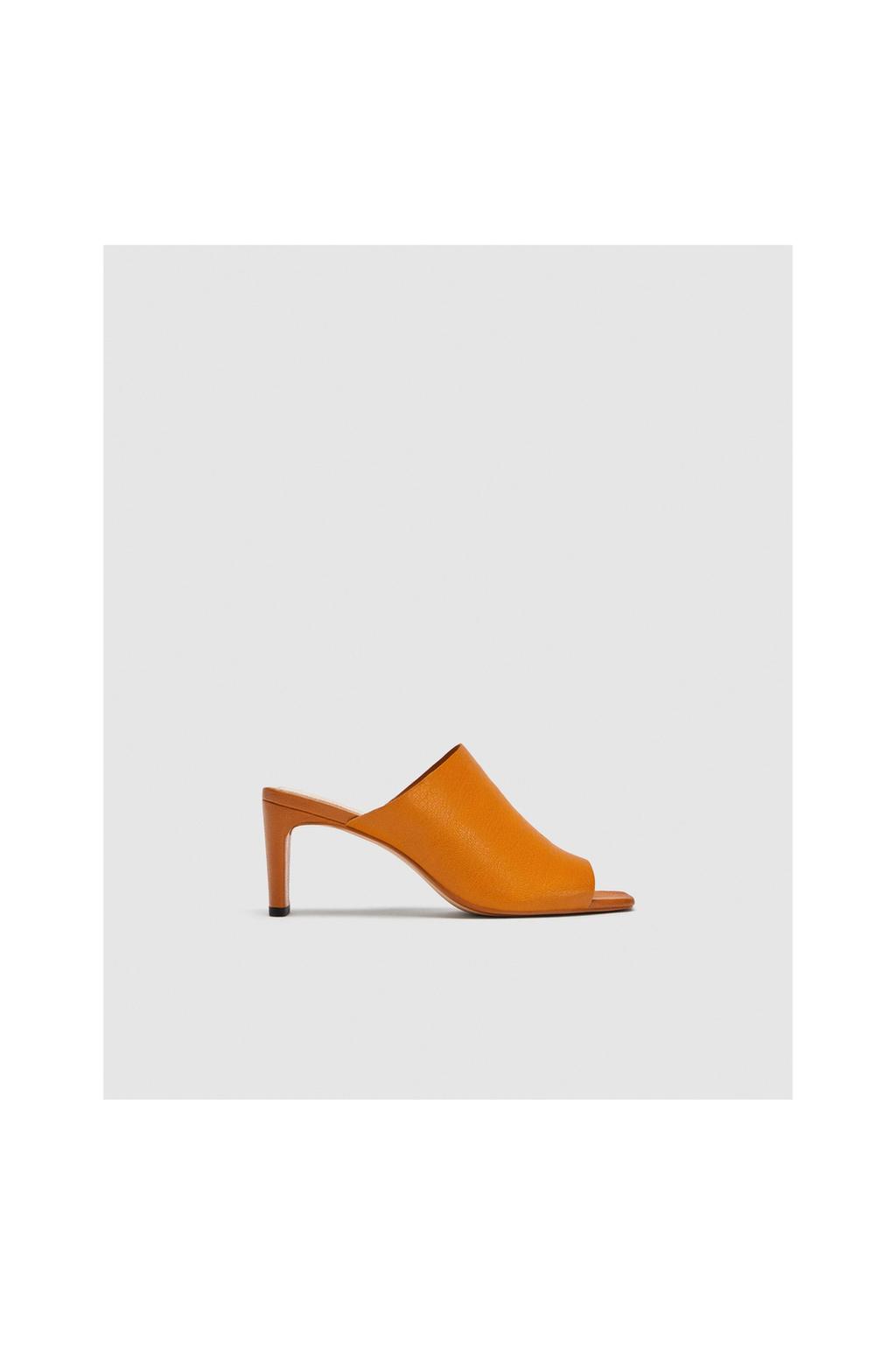 Image 2 de MULES EN CUIR SOFT de Zara