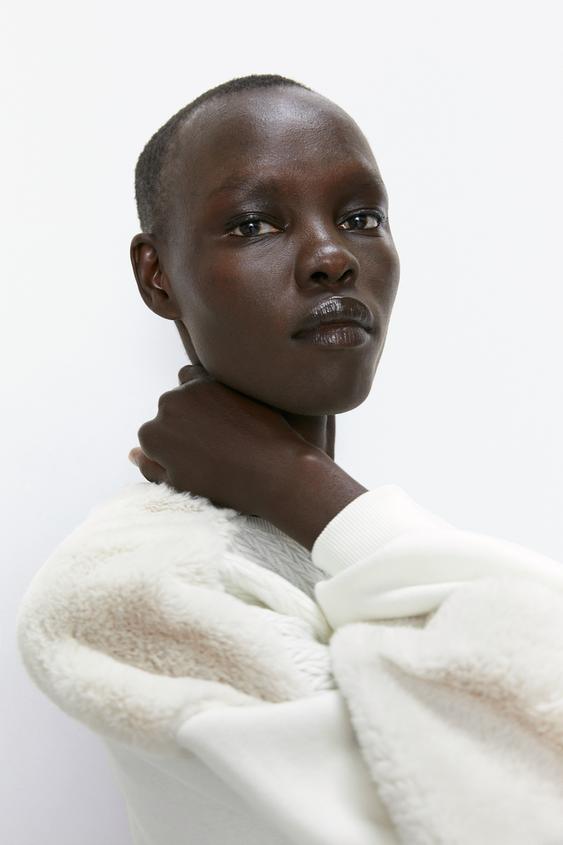 Image 5 of CONTRAST FAUX FUR SWEATSHIRT from Zara