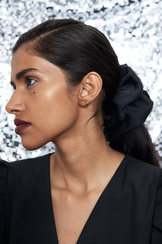 Image 2 of 2-PACK OF ORGANZA SCRUNCHIES from Zara