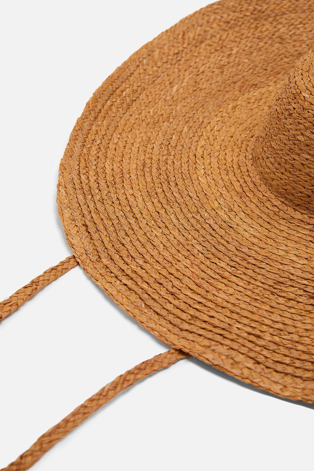Image 4 of SPECIAL EDITION LARGE SUN HAT from Zara
