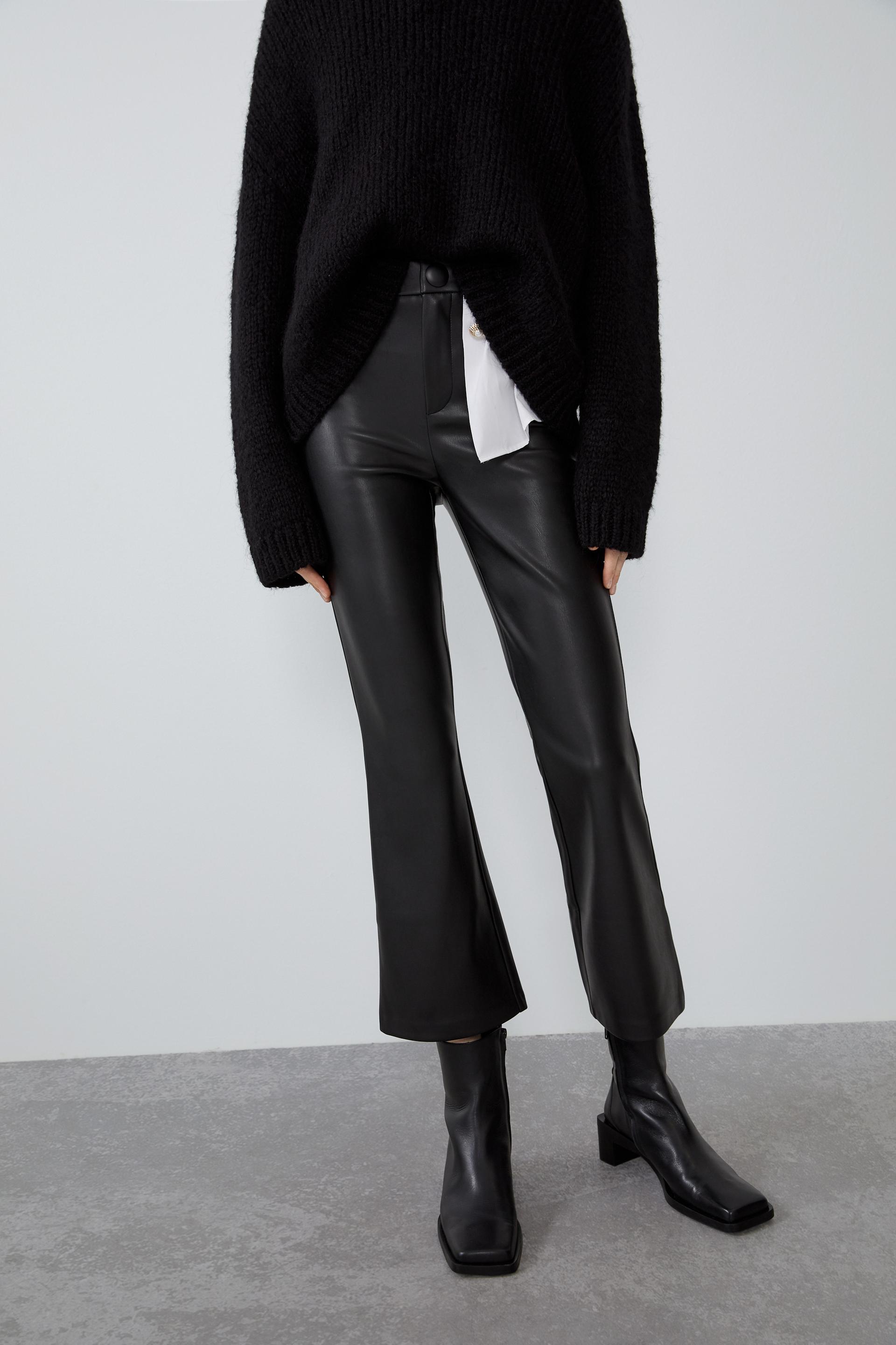 Legging Flare Efecto Piel Zara Espana