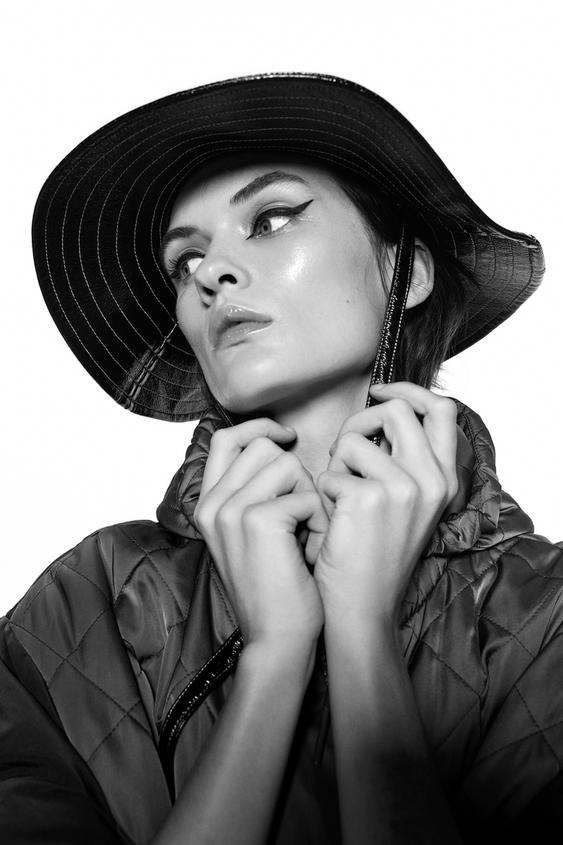Image 3 of PATENT FINISH RAIN HAT from Zara