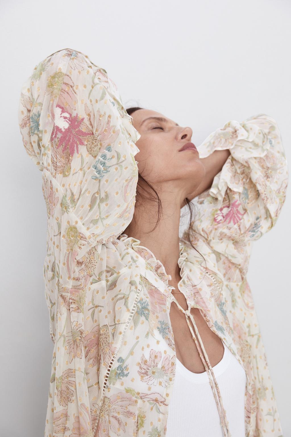 Image 4 of PRINTED OVERSHIRT from Zara