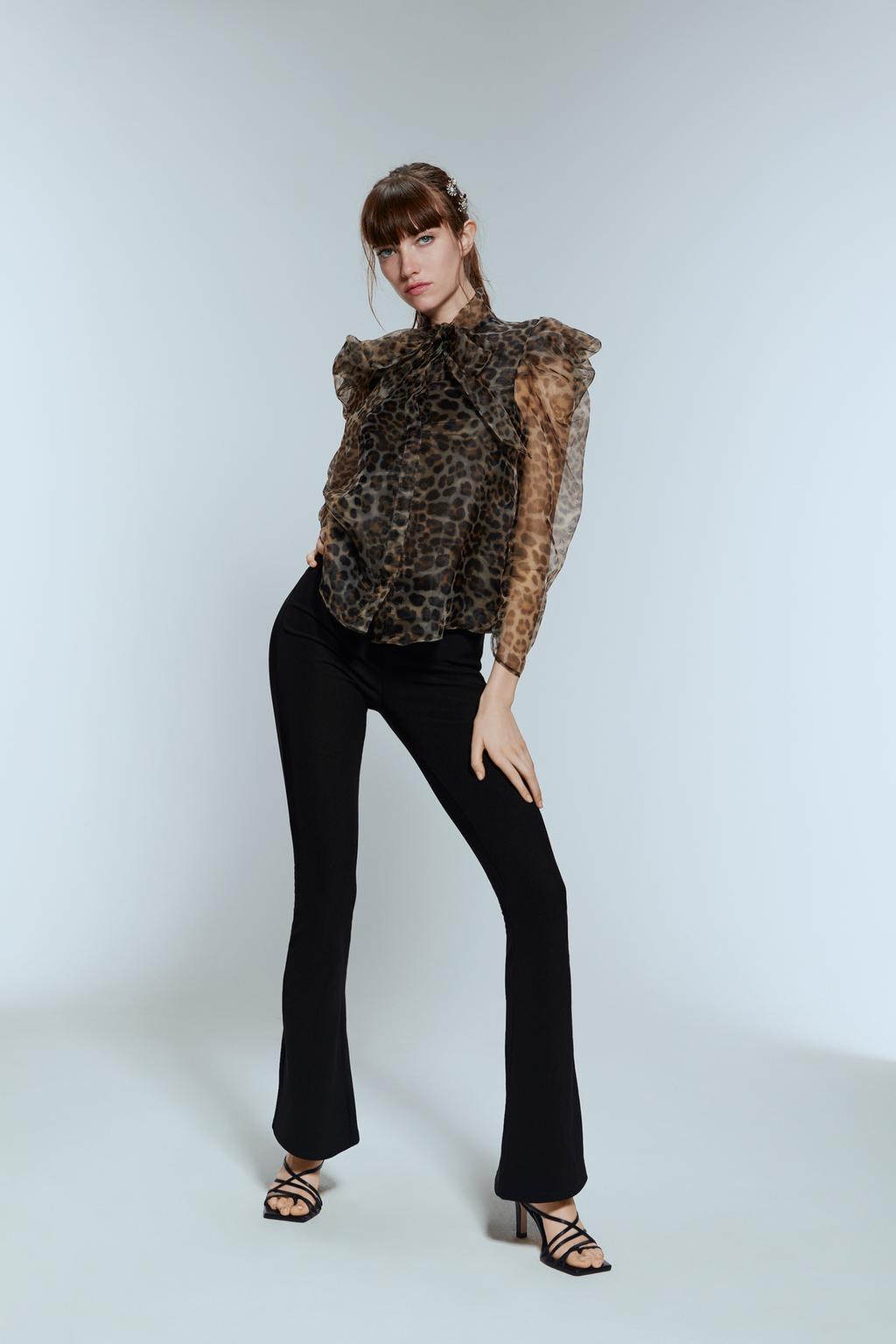 Imagem 1 de BLUSA DE ORGANZA COM ESTAMPADO ANIMAL da Zara