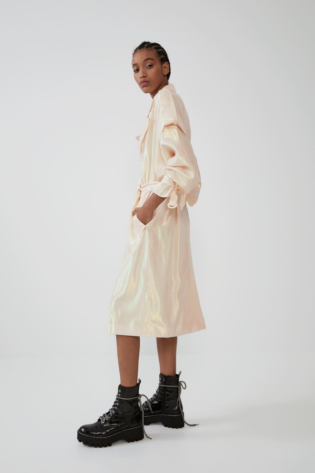 Image 3 of IRIDESCENT-EFFECT TRENCH COAT from Zara