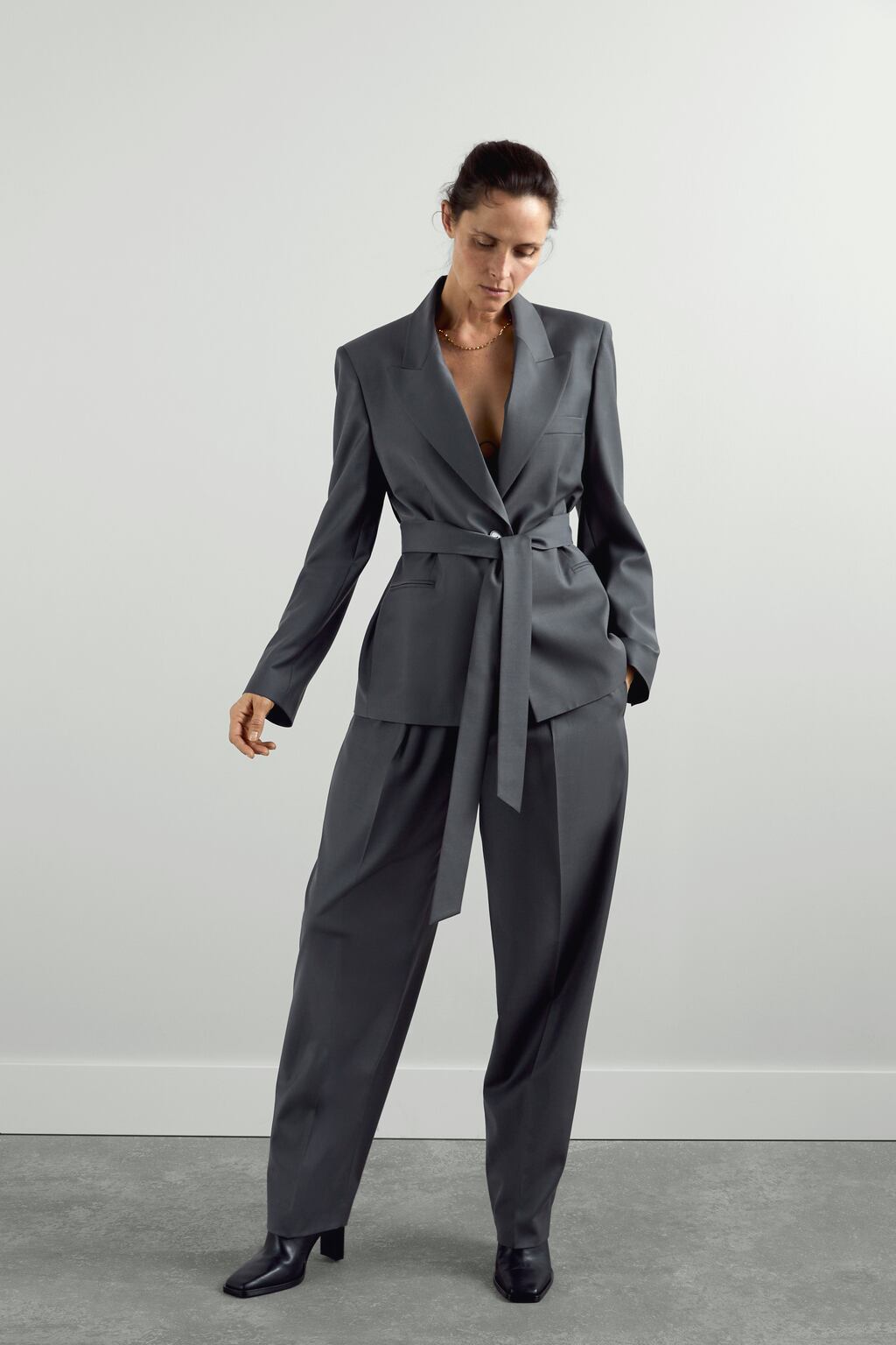 Image 1 of TROUSERS WITH PLEATS from Zara