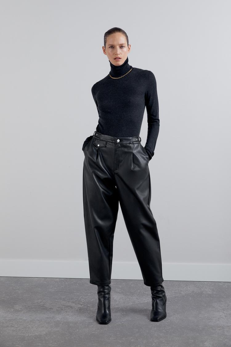 Imagen 1 de PANTALÓN SLOUCHY EFECTO PIEL de Zara