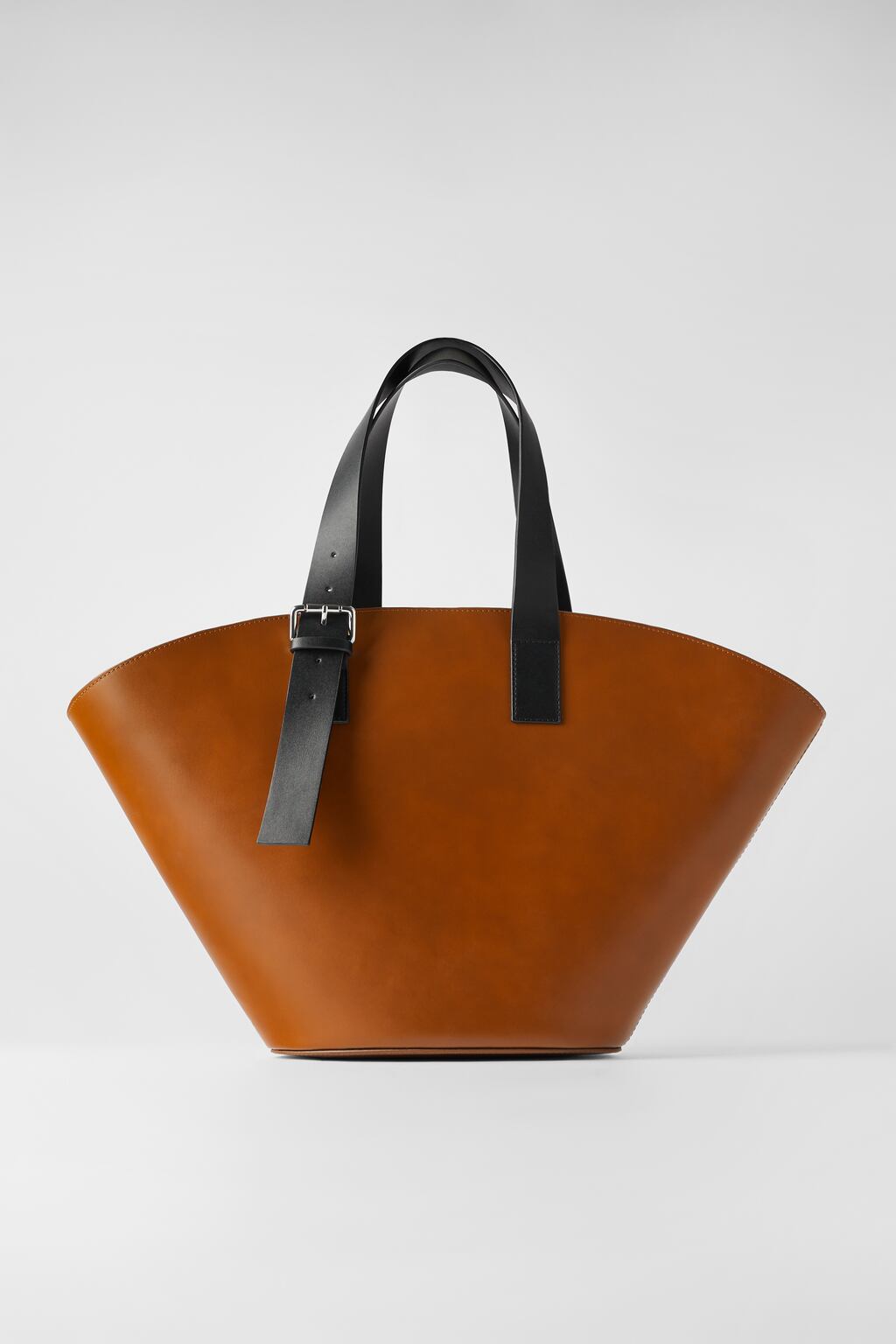 Image 2 of XXL LEATHER TOTE BAG from Zara
