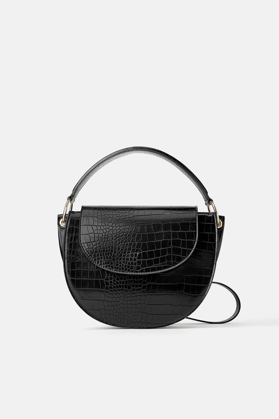 ZARAの
アニマル柄オーバルクロスボディバッグ