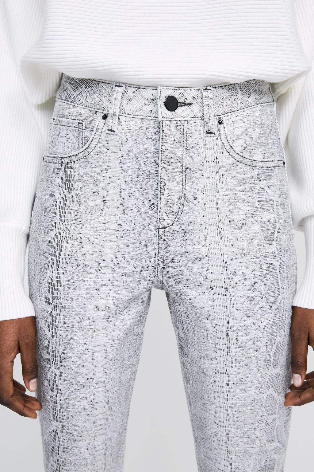 Image 4 of HI-RISE Z1975 JEANS WITH SNAKESKIN PRINT from Zara