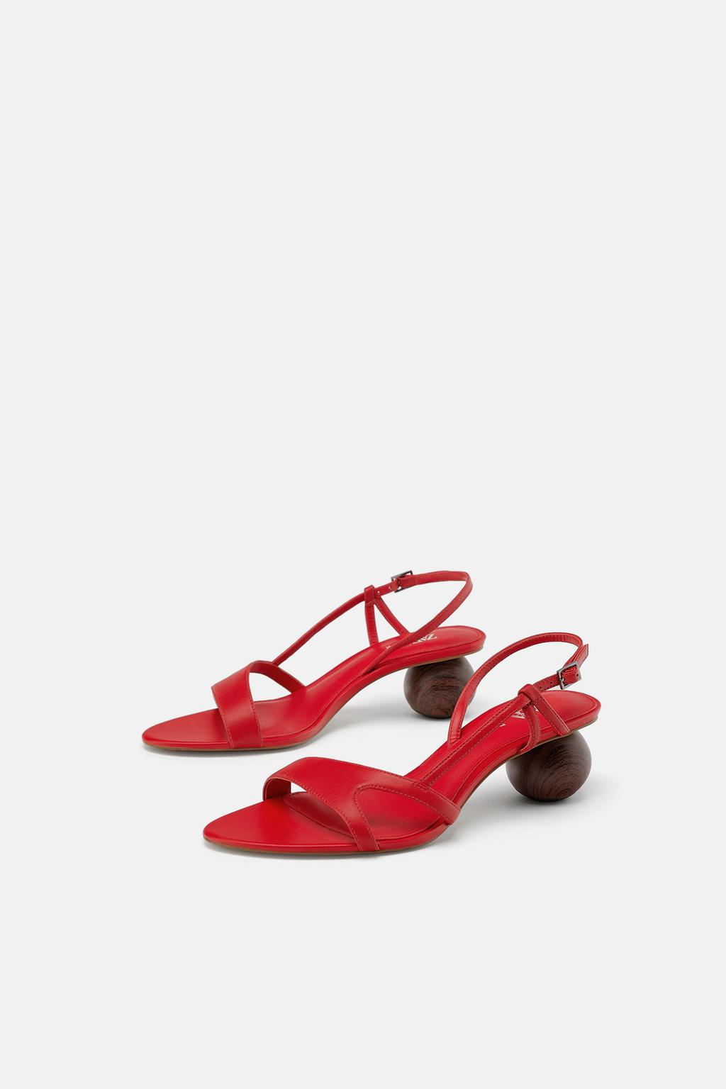 Image 1 of ROUND HEELED LEATHER SANDALS from Zara