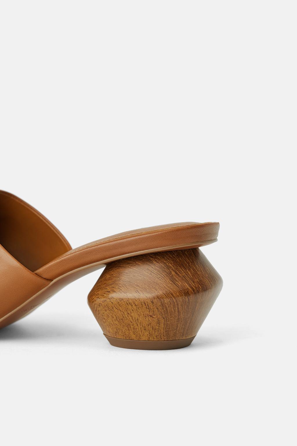 ZdjÄcie 4 SKÃRZANE KLAPKI TYPU MULES NA GEOMETRYCZNYM OBCASIE Z TWORZYWA IMITUJÄCEGO DREWNO z Zara