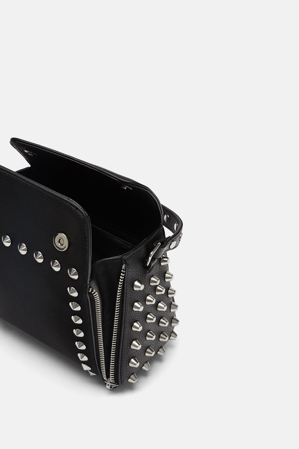 Image 4 of ROCK CROSSBODY BAG from Zara