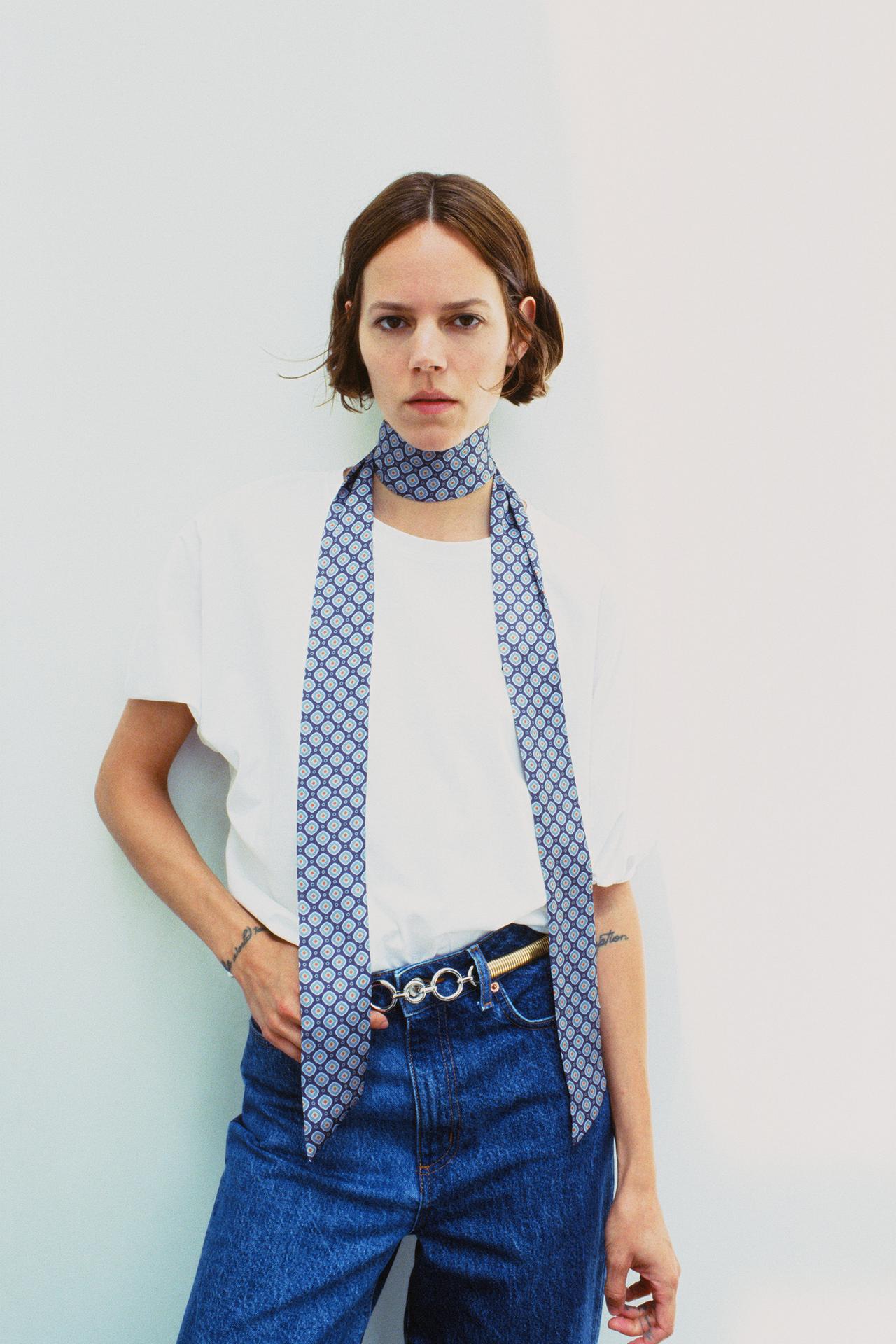 Image 1 of T-SHIRT WITH PUFF SLEEVES from Zara