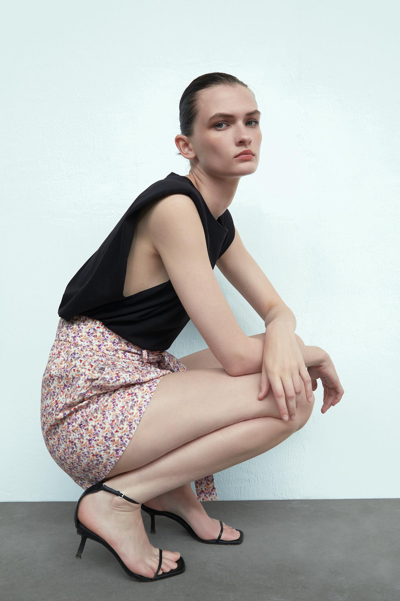 Image 3 of PRINTED PAPERBAG BERMUDA SHORTS from Zara