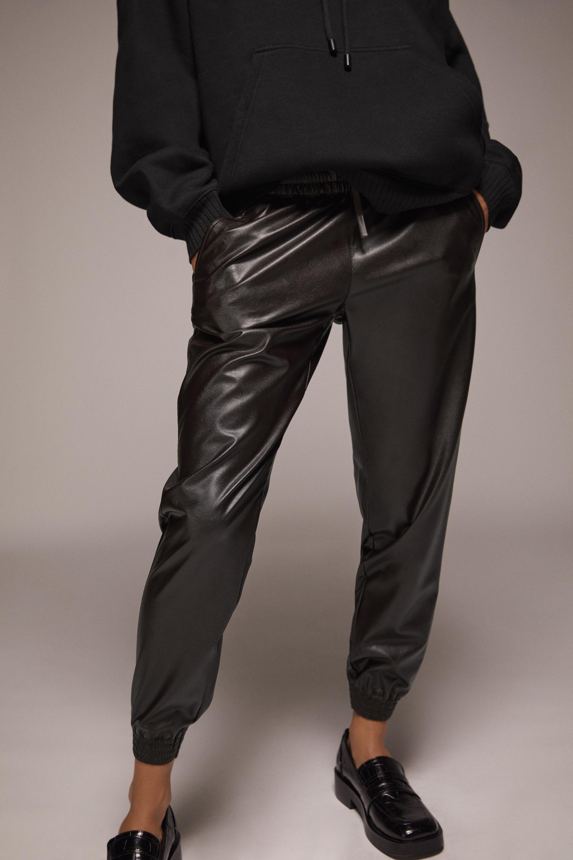 Jogginghose In Lederoptik Zara Deutschland Germany