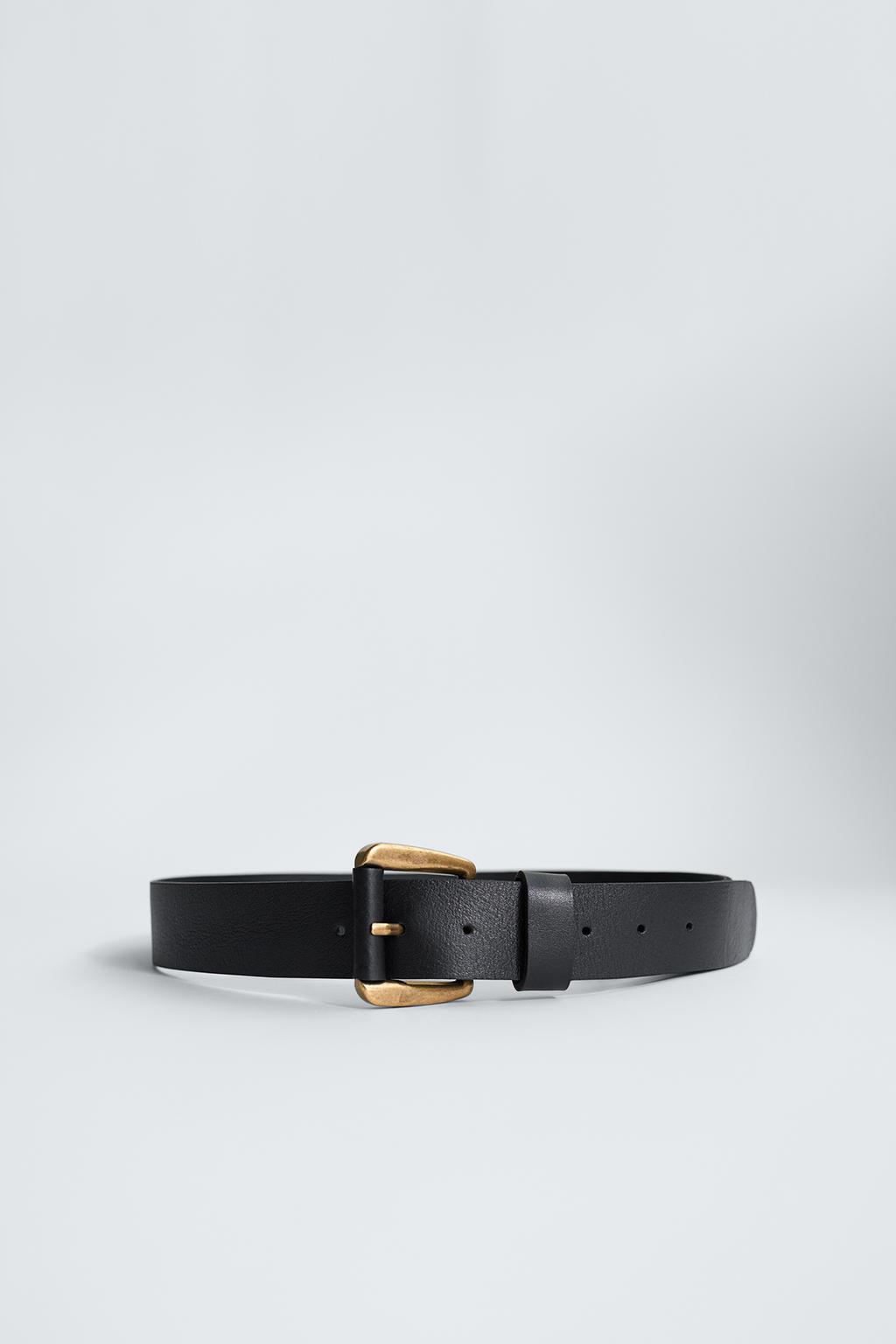 Image 1 de CEINTURE EN CUIR AVEC BOUCLE REVÊTUE de Zara