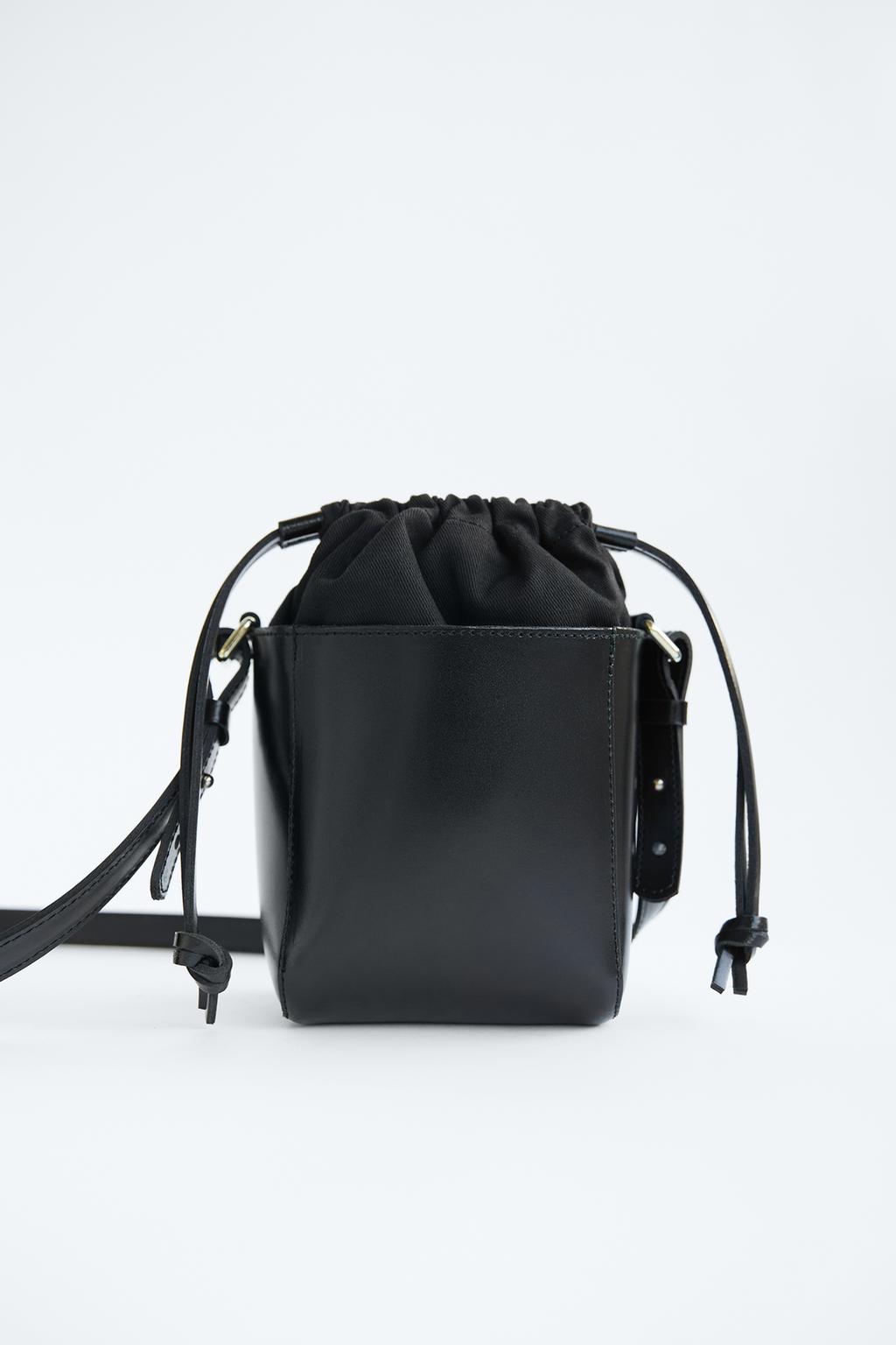 Immagine 1 di MINI BORSA IN PELLE di Zara