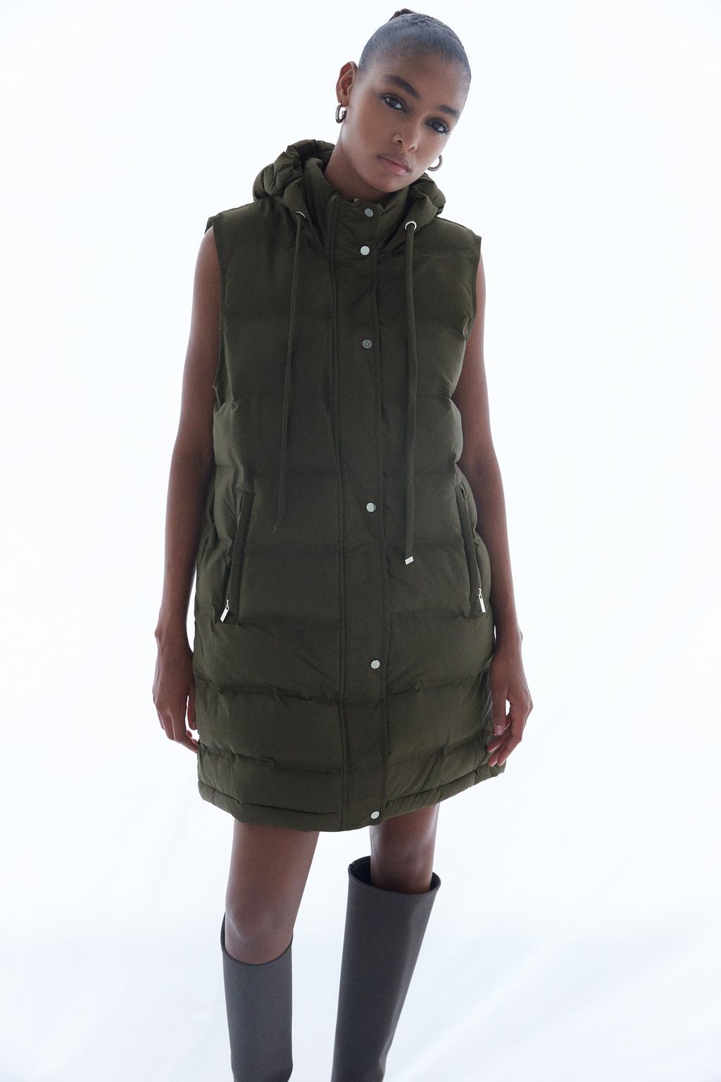 Imagen 3 de CHALECO ACOLCHADO CAPUCHA de Zara