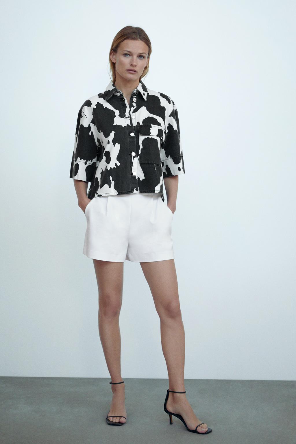 Imagen 1 de SHORTS PINZAS de Zara