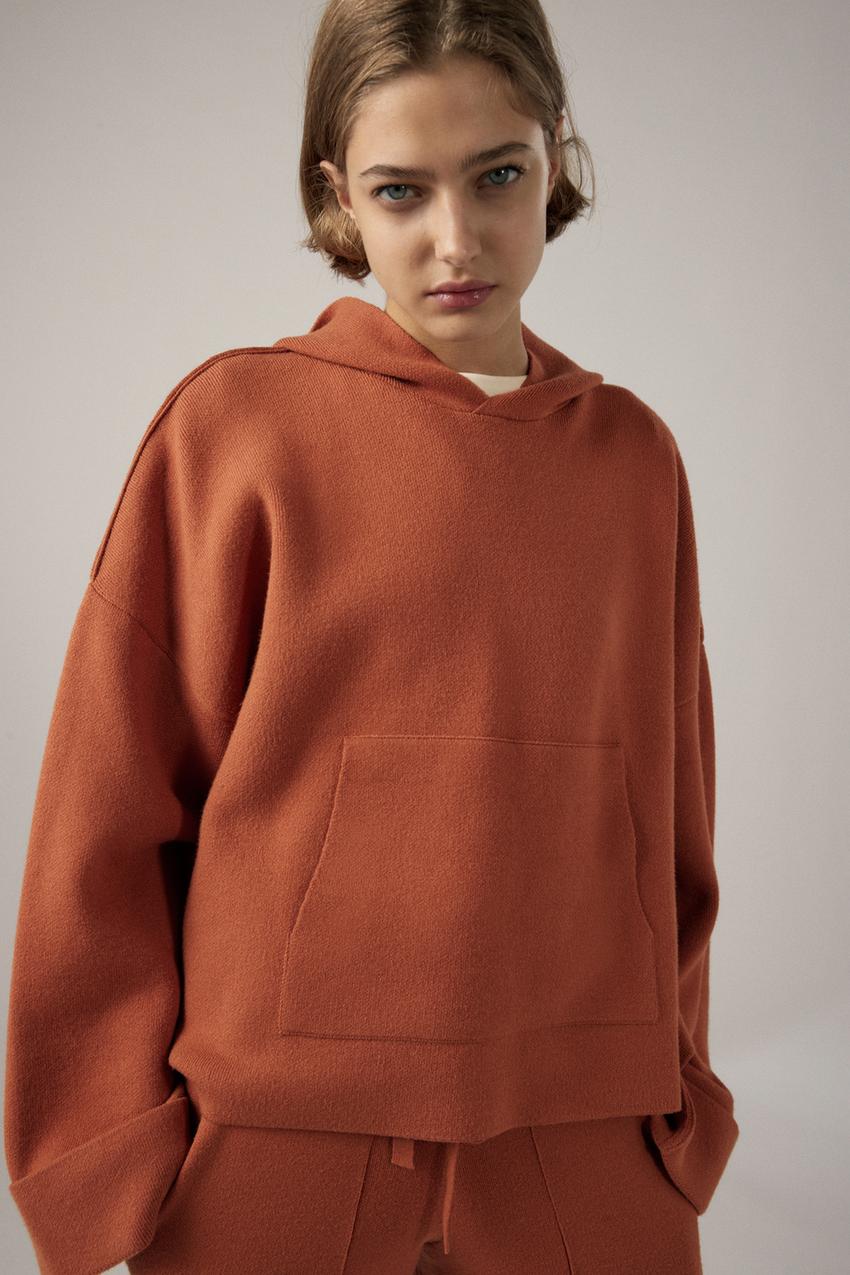 Sudaderas elegantes de Zara a buen precio para ir cómoda este otoño 6 Merca2.es zara