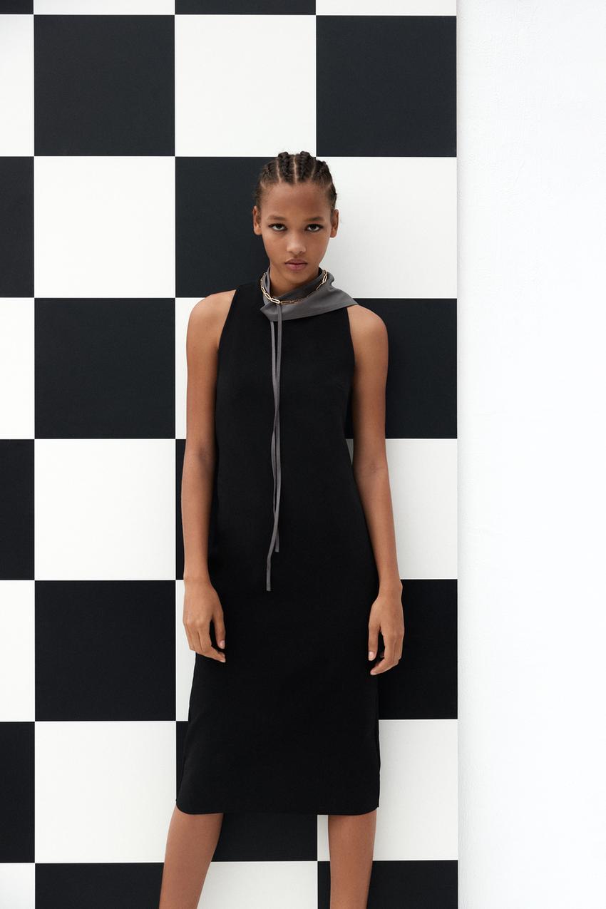 Vestidos de Zara por menos de 10 euros que no encontrarás en otro sitio 5 Moncloa Imagen 2 de VESTIDO ENTALLADO de Zara