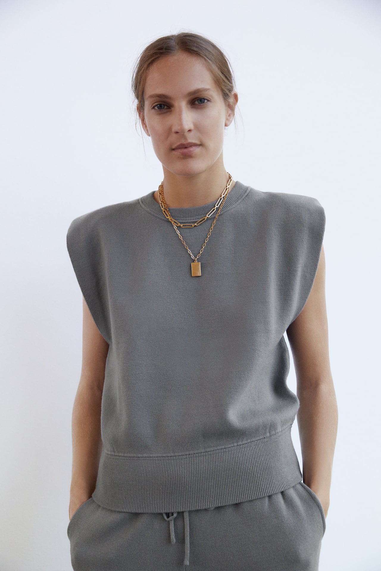 Image 2 of KNIT SWEATSHIRT WITH SHOULDER PADS from Zara
