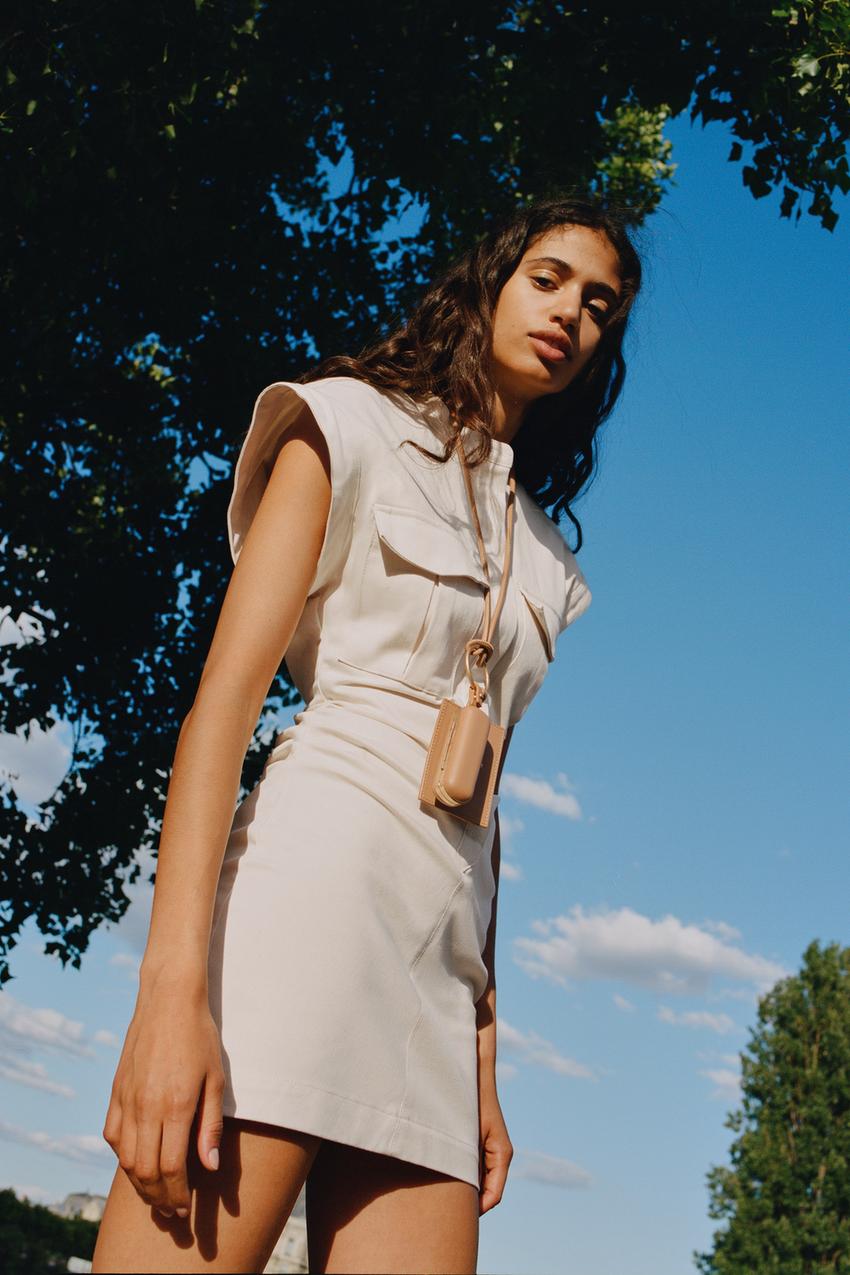 Los vestidos para el otoño que Zara ha puesto en oferta 5 Moncloa Imagen 1 de VESTIDO BOLSILLOS PINZA de Zara