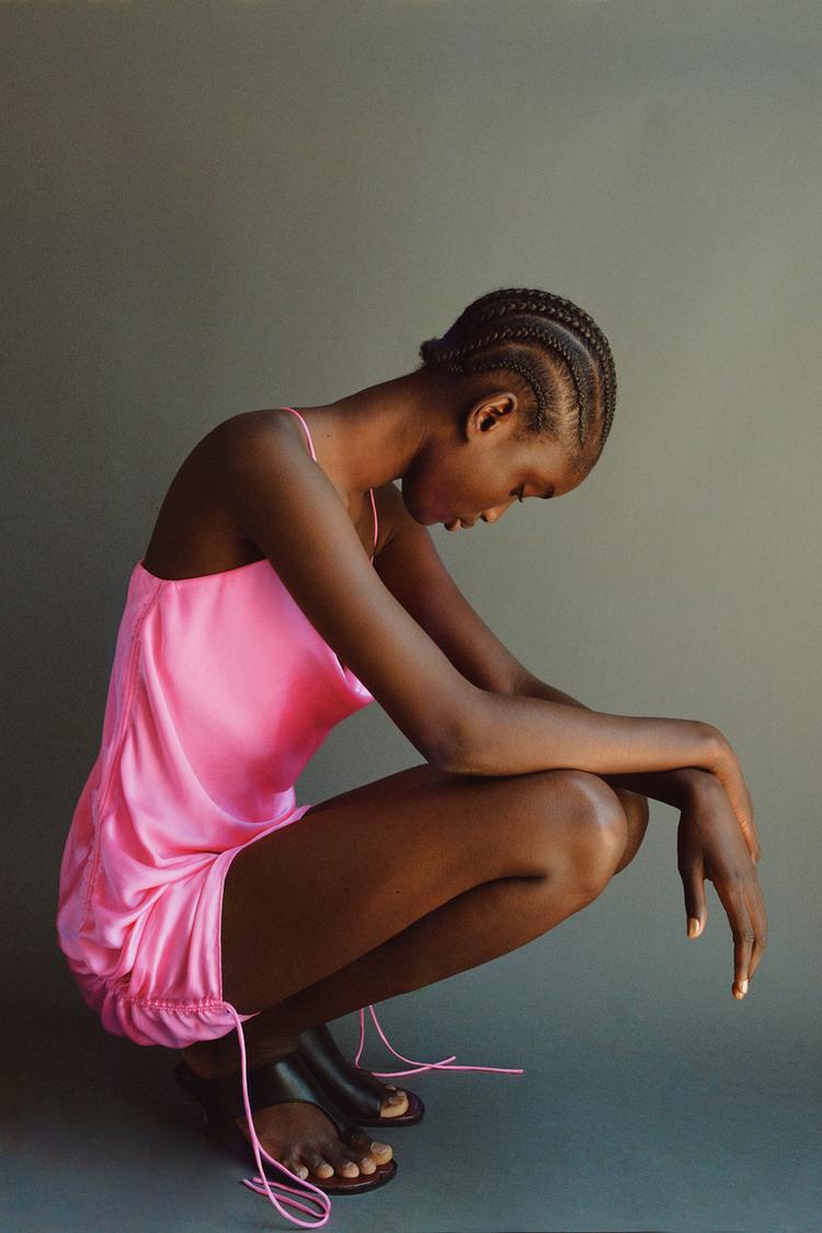 ドレープディテール入りサテン風ワンピース Zara Japan 日本