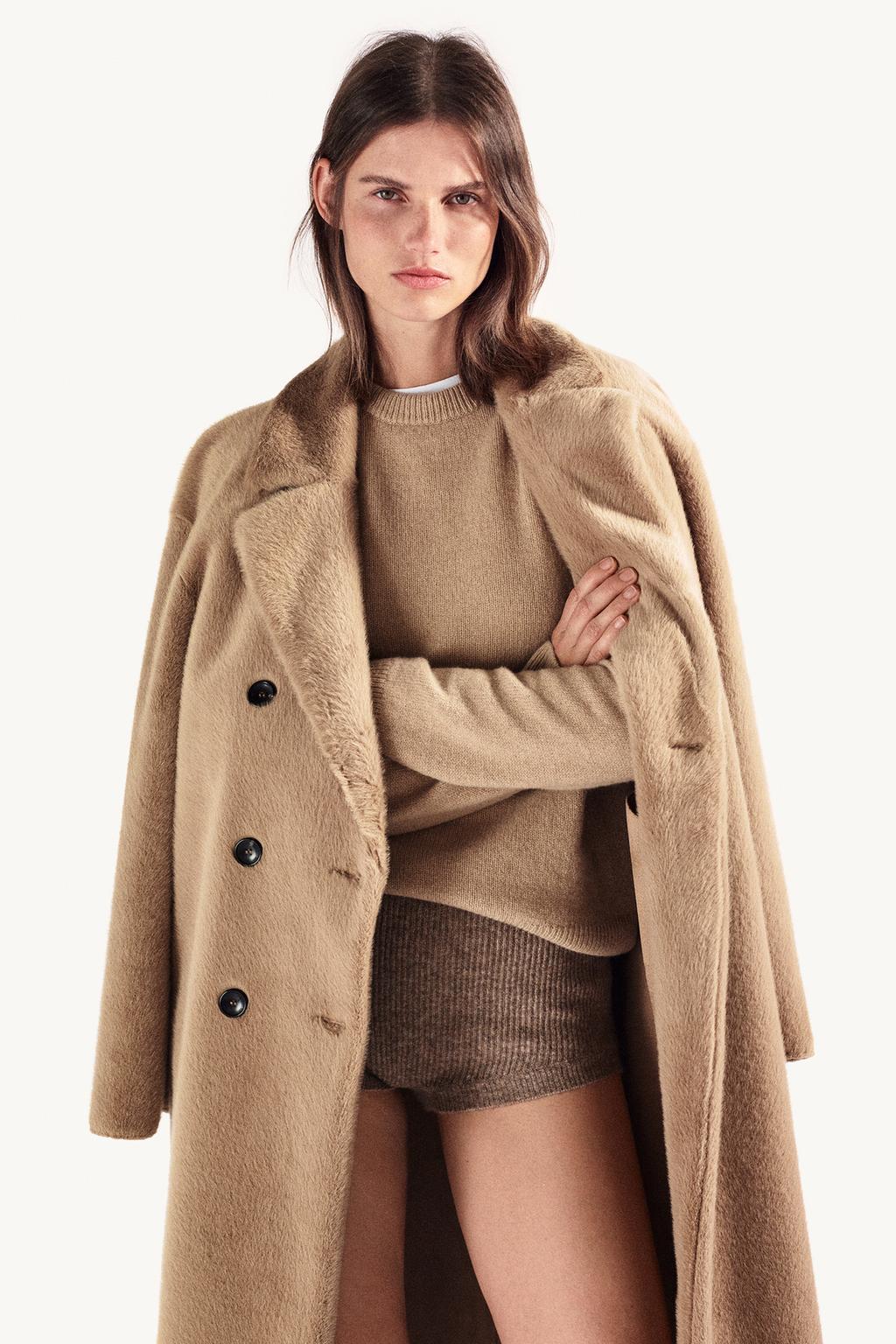 Immagine 1 di CAPPOTTO IN PELLICCIA SINTETICA A DOPPIOPETTO di Zara