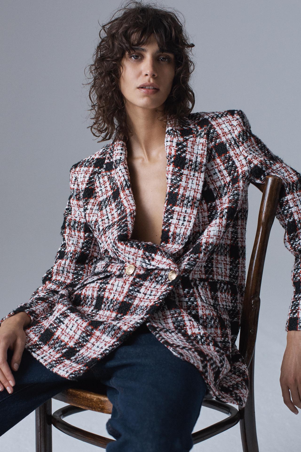 Immagine 1 di BLAZER DOPPIOPETTO A QUADRI di Zara
