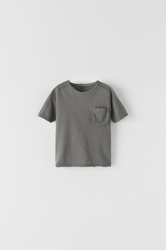 T-SHIRT WITH GUSSET POCKET