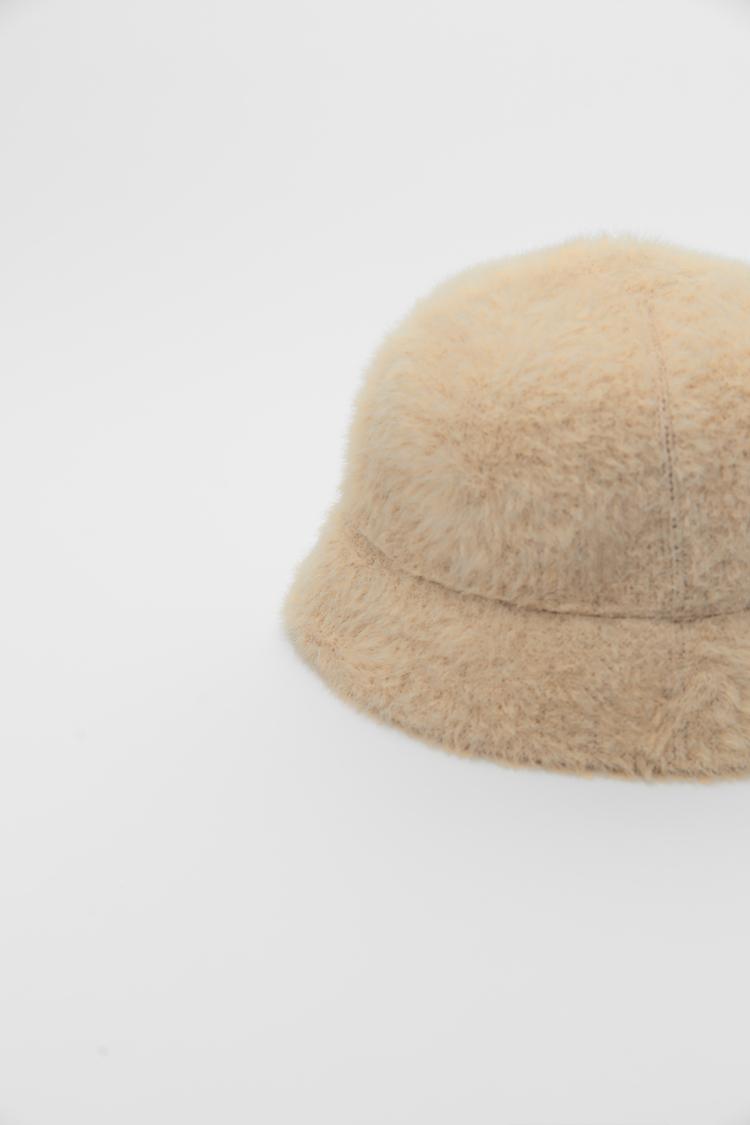 Pull Bear Kadin Kahverengi Kareli Yagmur Sapkasi 05835301 Trendyol