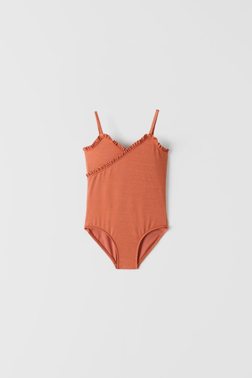 Bañadores de una pieza de Zara con los que triunfar en Agosto 6 Merca2.es 5644625942 1 1 1 Merca2.es