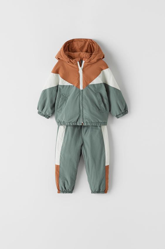 TWO-PIECE TRACKSUIT