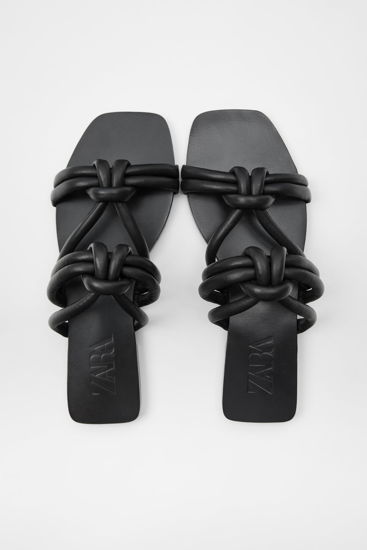 Image 4 of FLAT LEATHER SANDALS WITH TUBULAR STRAPS from Zara