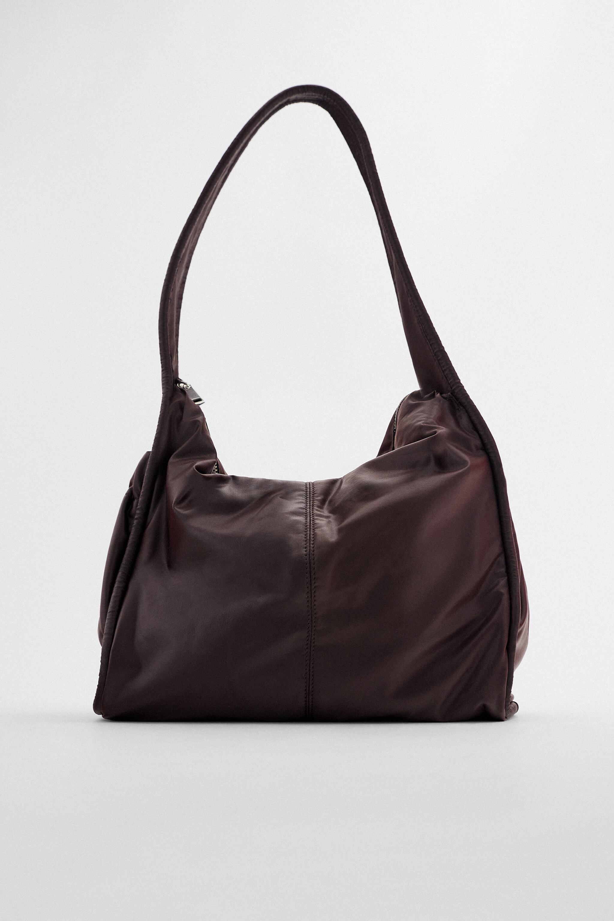 Image 1 of TOTE BAG WITH ZIP from Zara