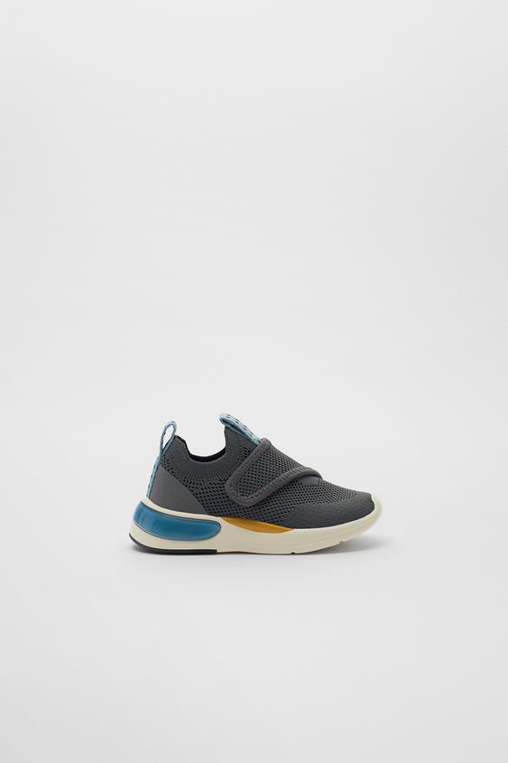 CONTRAST SNEAKERS