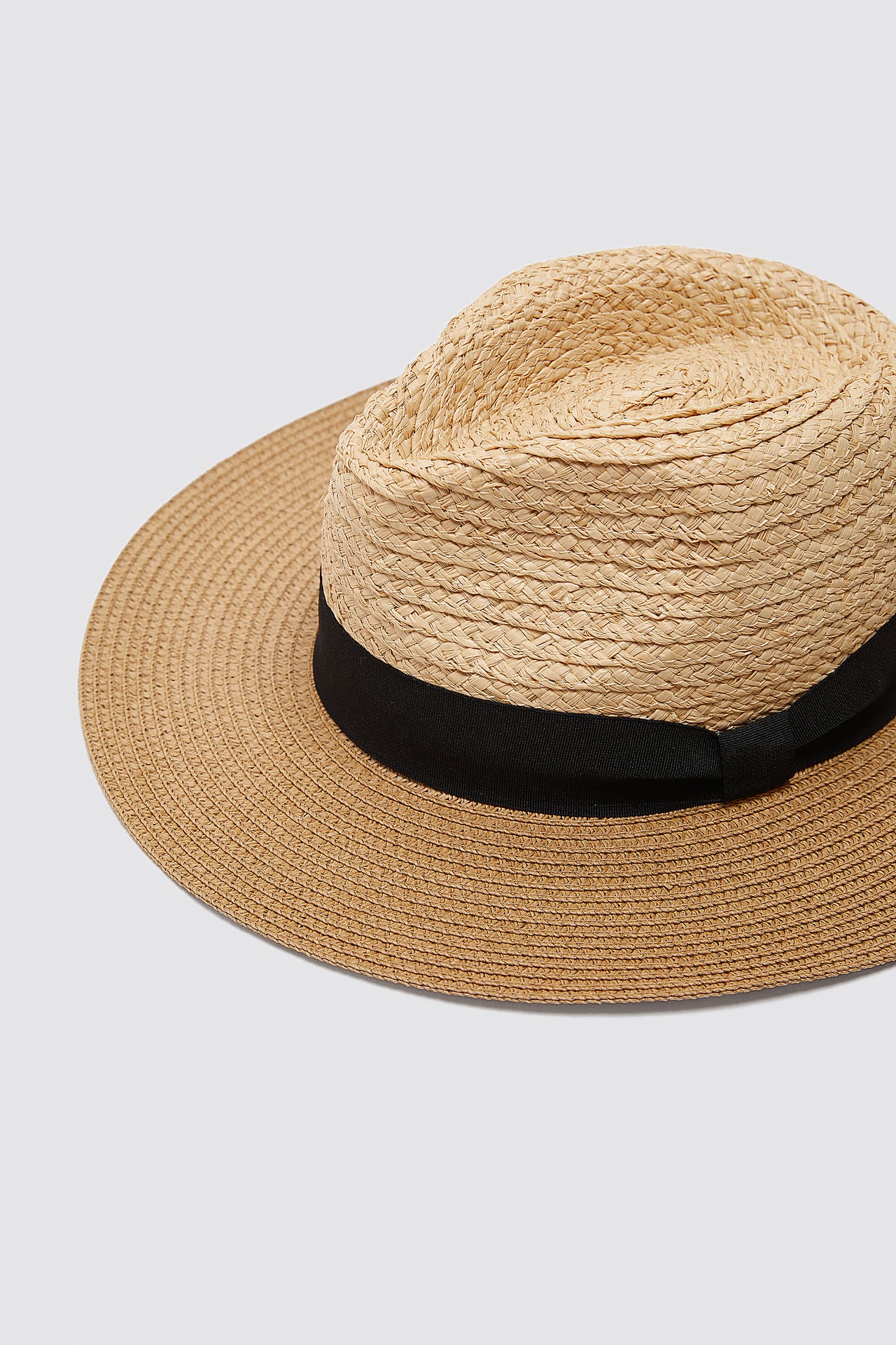 Image 5 of HAT WITH CONTRAST BAND from Zara