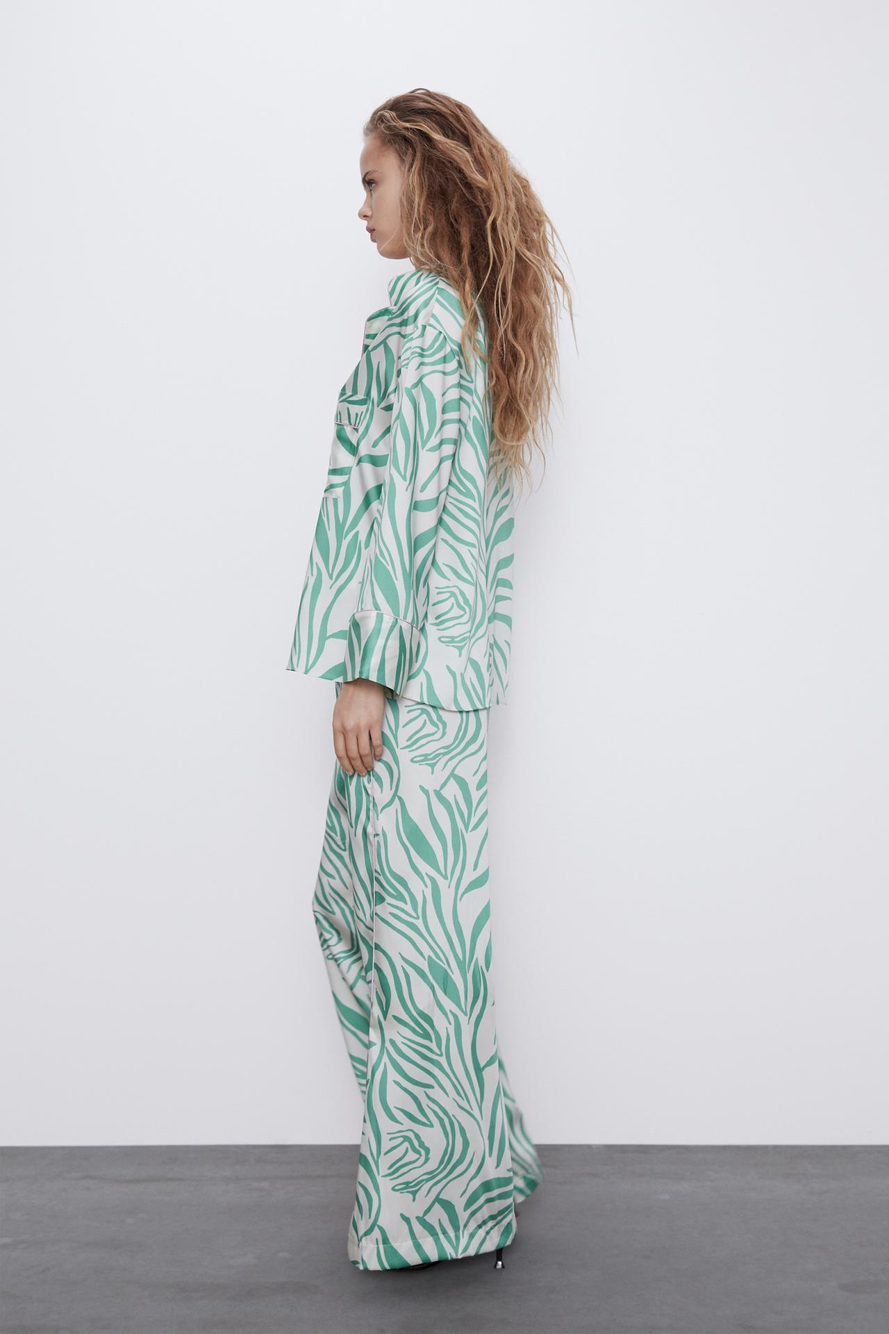Image 3 of PRINTED PYJAMA-STYLE TROUSERS from Zara