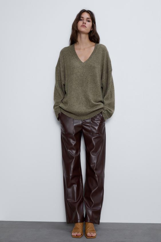 SOFT EFFECT KNIT SWEATER