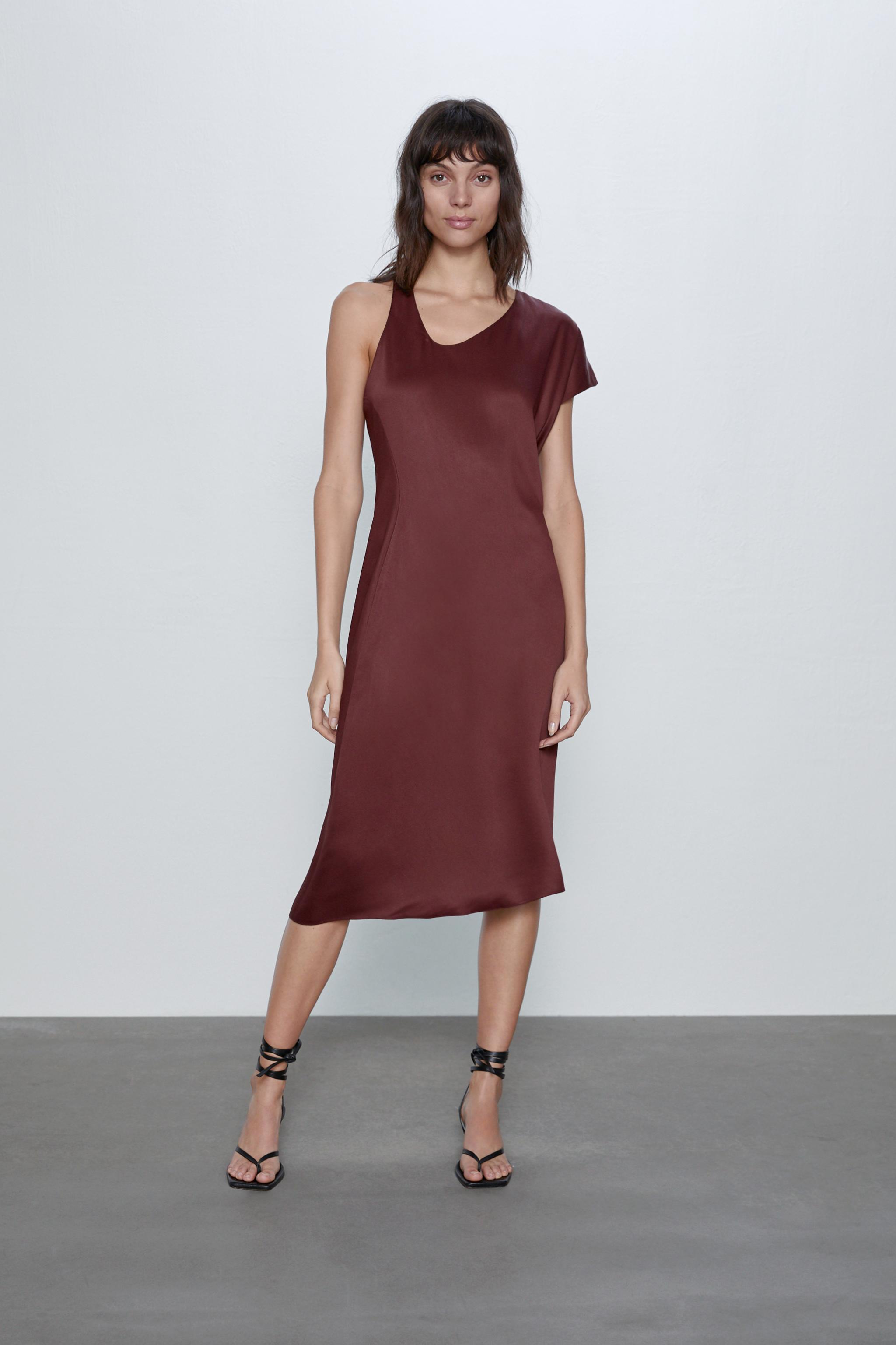 Ofertones en tops y vestidos de Zara por menos de la mitad de su precio 7 Merca2.es VESTIDO MIDI ASIMÉTRICO