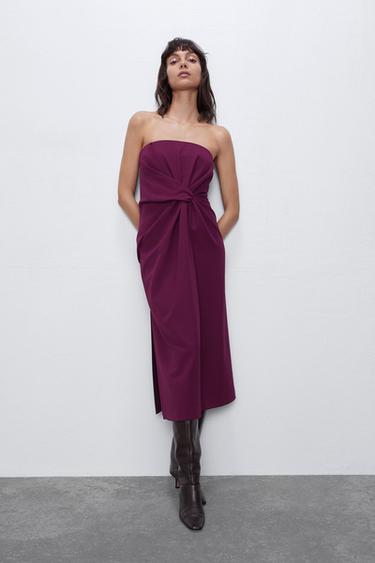Vestido burdeos con escote palabra de honor de Zara