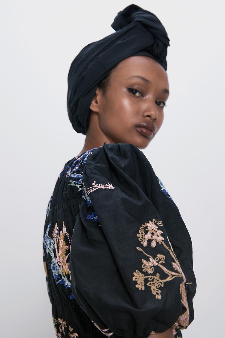 Image 5 of EMBROIDERED STRETCH DRESS from Zara