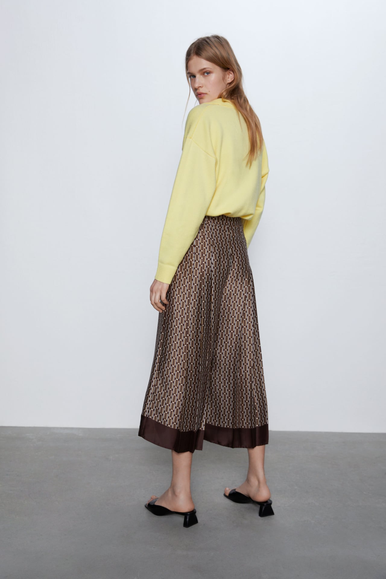 Image 3 of PRINTED CULOTTE TROUSERS from Zara