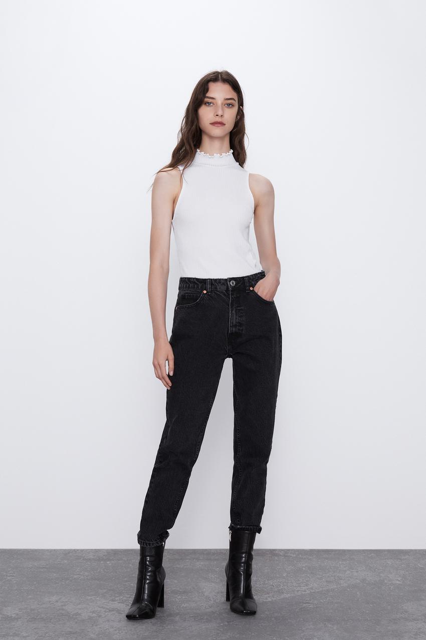 Top blanco de cuello halter de Zara
