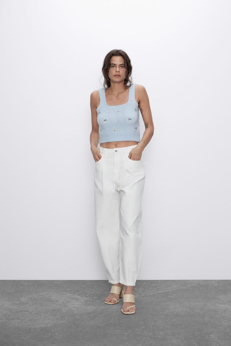 Imagen 1 de TOP PUNTO BORDADO FLORES de Zara