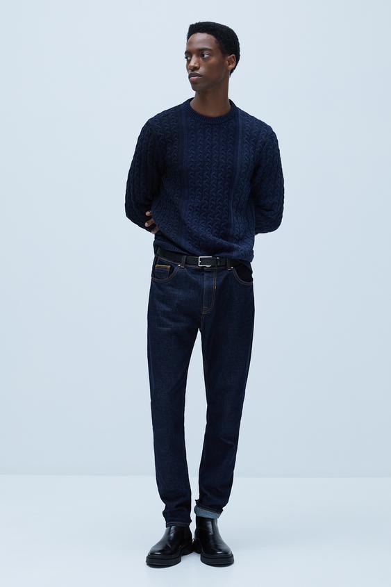 TEXTURED COLOUR BLOCK SWEATER