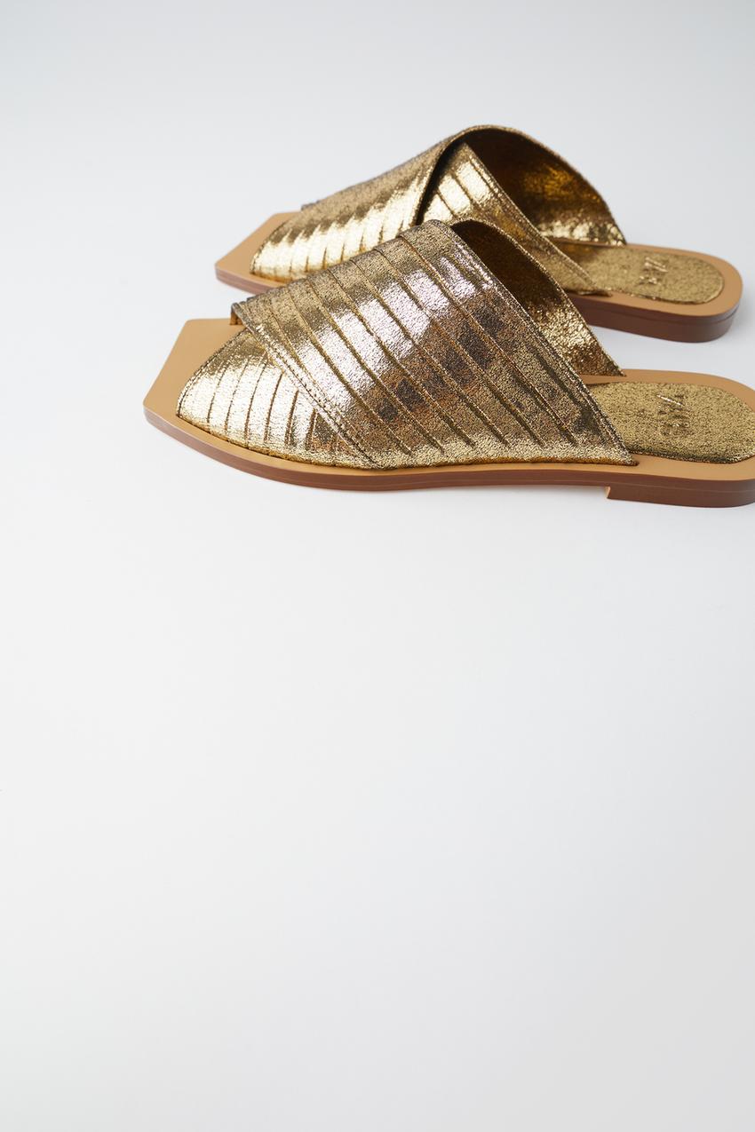 Image 1 of FLAT METALLIC SANDALS from Zara