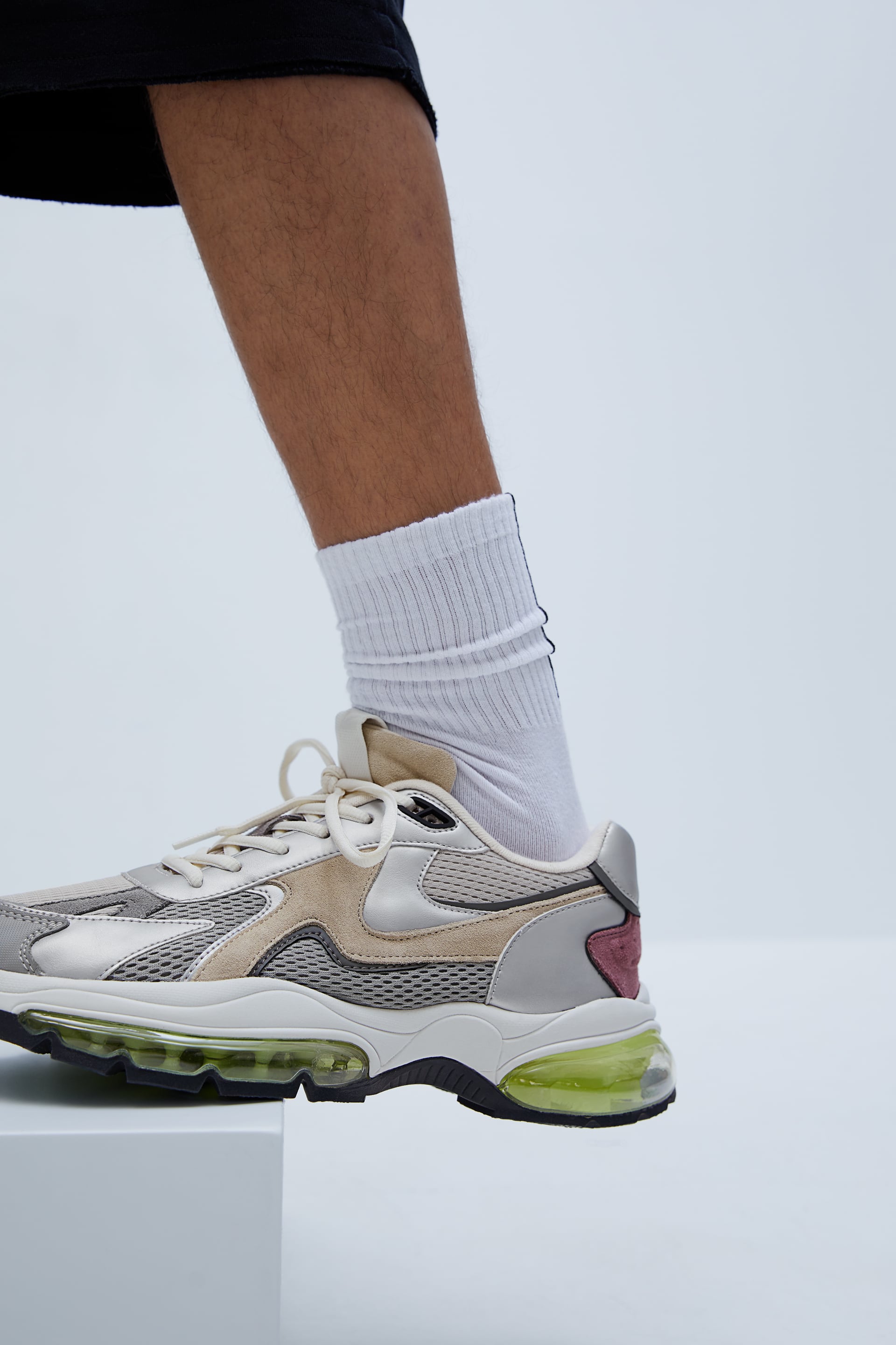 Image Source: Zara streetwear trend